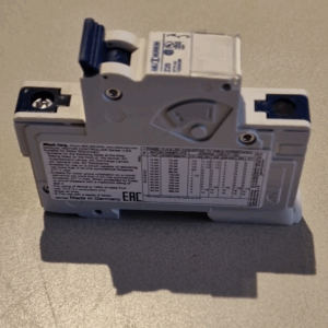 Disyuntor termomagnético ABL Sursum modelo 1Z25TM de 25 amperios y 277 voltios