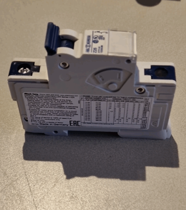 Disyuntor termomagnético ABL Sursum modelo 1Z25TM de 25 amperios y 277 voltios
