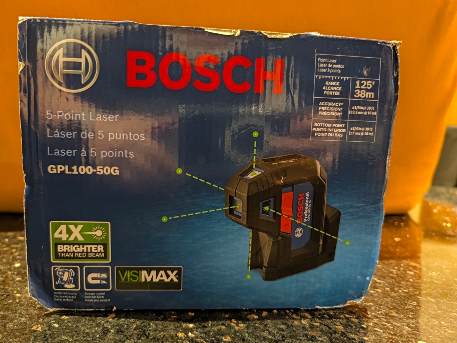 Imagen del Bosch GPL100-50G, láser verde autonivelante de 5 puntos para alineación, plomada y escuadra.