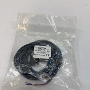 Imagen del Omron E3Z-T61, sensor fotoeléctrico de barrera con alcance de 15 m y salida NPN.